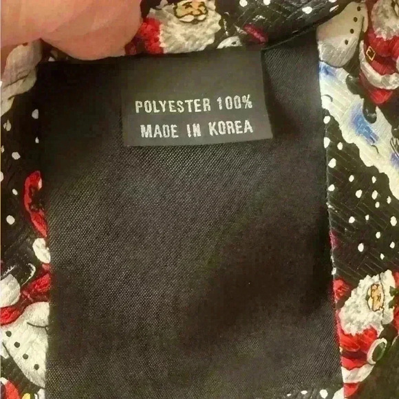 Clearance Christmas Holiday Neck Tie.  Santa, Snowman, Penguins. Very Festive. - Picture 5 of 5